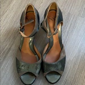 Sofft brand grey heel.